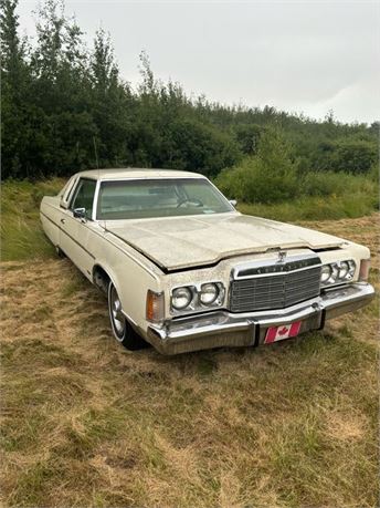 Lot 1 - 1974 Chrysler New Yorker 2dr