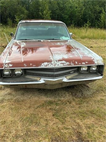 Lot 17 - 1968 Chrysler New Yorker 4 Door Hardtop