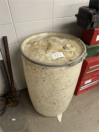 Lot 122 - Holding tank barrel