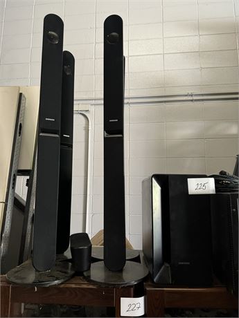 Lot 225 - Samsung sound system