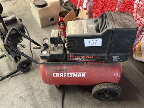 Lot 137 - 12 Gallon air compressor