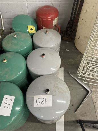 Lot 120 - Watts Pressure Expansion Tank