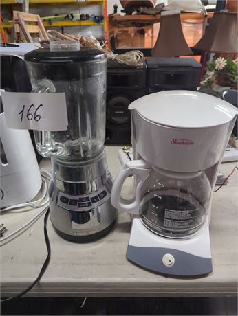 Lot 166 - Blender and Coffee brewer