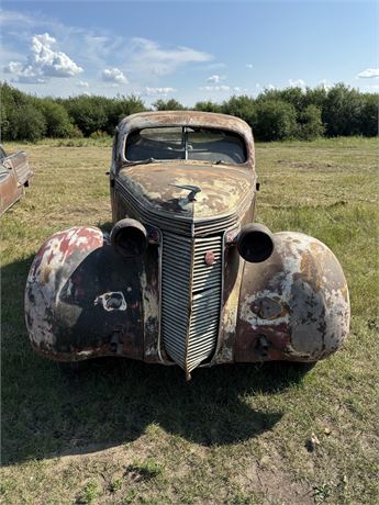 Lot 1059 - 1937 Studebaker 3 Window Rumble Seat