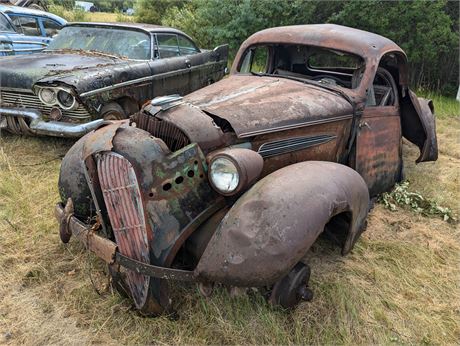 Lot 1028 -1935 Oldsmobile 3 window Coupe