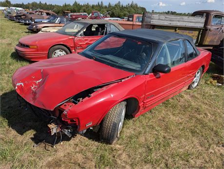 Lot 1090 - 1993 Oldsmobile Cutlass Supreme