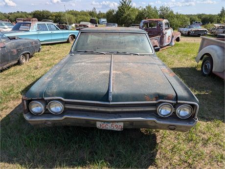 Lot 1094 - 1965 Oldsmobile Cutlass 2 door post