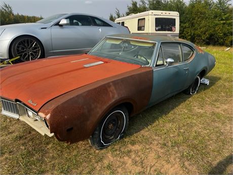 Lot 1112 - 1968 Cutlas 2 door post