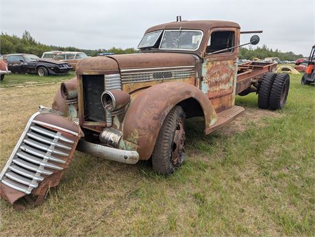 Lot 1111 - 1939 Diamond T body and frame