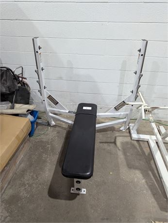 Lot 1 - Hammer Strength bench