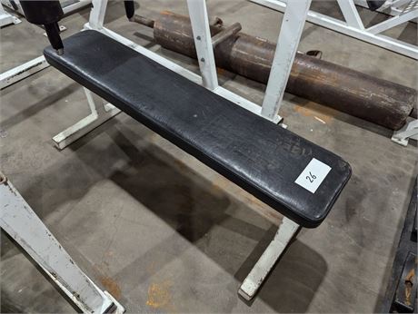 Lot 26 - Gym bench