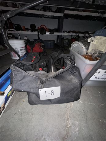 Lot 1-8 - Black &Decker tools/Bag