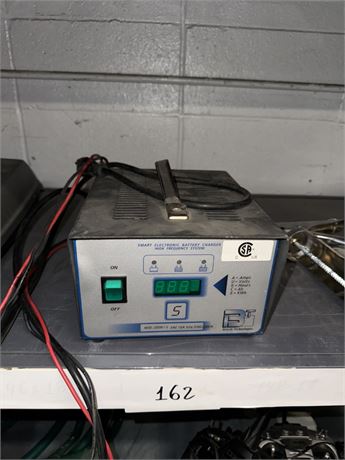 Lot 162 - Battery Charger