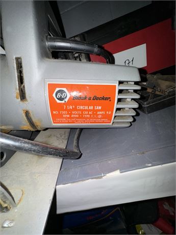 Lot 170 - Black & Decker Circular Saw