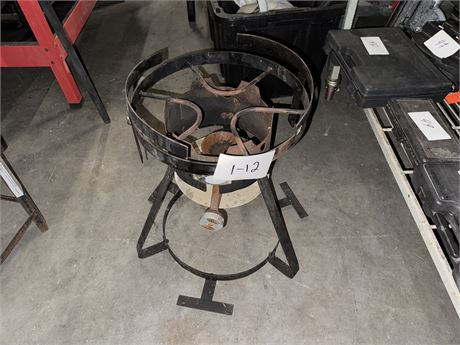 Lot 1-12 - Deep fryer stand