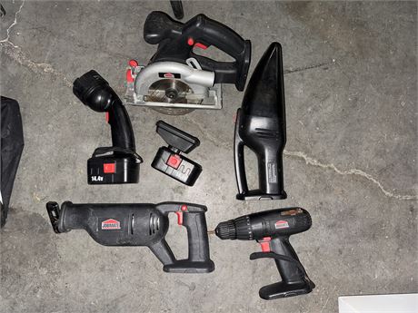 Lot 1-8 - Black &Decker tools/Bag