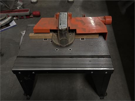 Lot 92 - Router Table