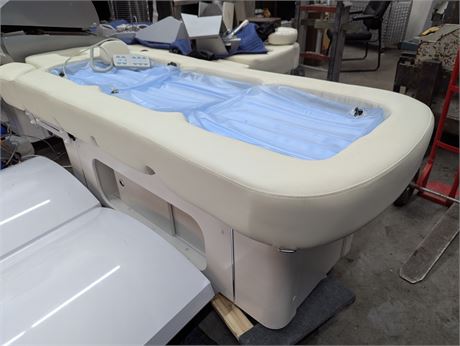 Lot 60 - WATER SPA & MASSAGE ELECTRIC TABLE