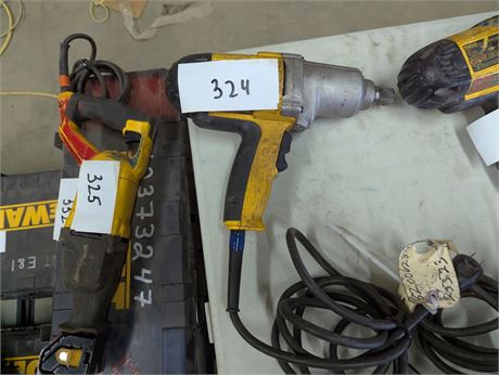 Lot 324 - Impact Wrench DeWalt