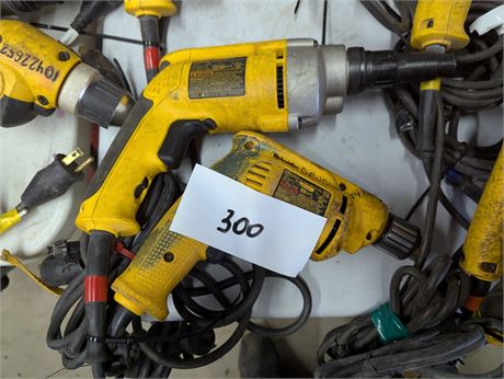 Lot 300 - VSR Screwdriver & Rotary Drill DeWalt