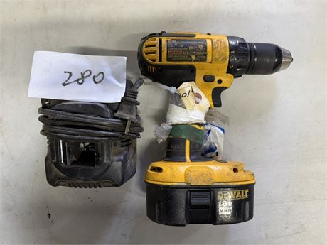 Lot 280 - Cordless Drill Driver & Battery Charger DeWalt