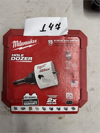 Lot 147 - Milwaukee Hole saw bits