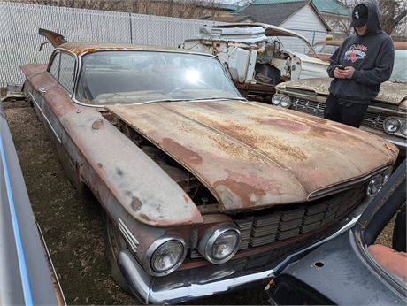 Lot 71 - Early 60's Oldsmobile Dynamic 88