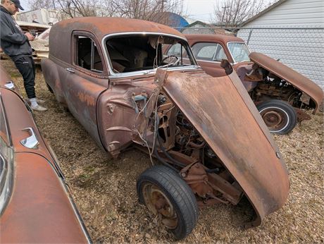 Lot 67 - early 50s General motors delivery sedan