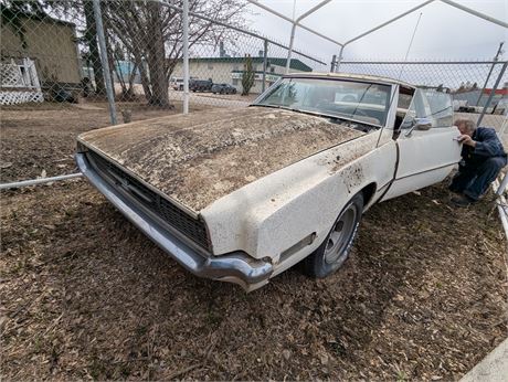 Lot 63 - 1968 Ford Thunderbird