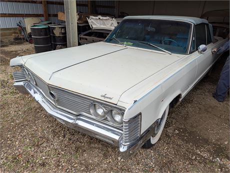 Lot 50 - 1968 chrysler imperial