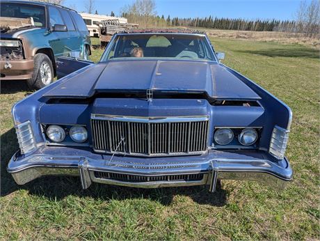 Lot 75 - 1975  Lincoln Continental