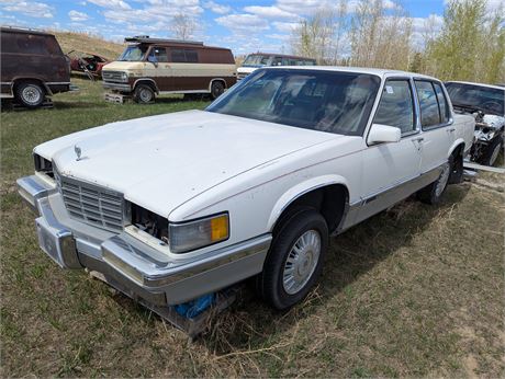 Lot 125 - 1991  Cadillac Sedan DeVille