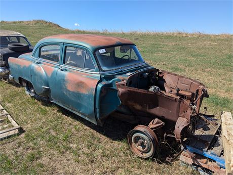 Lot 98 - 1953  Pontiac Model 22-69 4 door