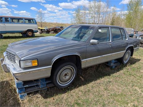 Lot 123 - 1993  Cadillac Sedan DeVille
