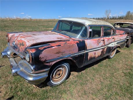 Lot 100 - 1957  Pontiac Laurentian 4 door