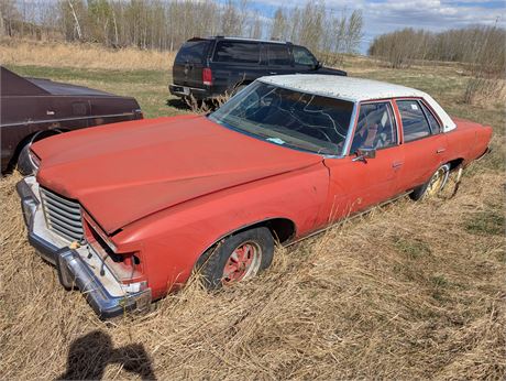 Lot 143 - 1976  Pontiac Parisienne Brougham