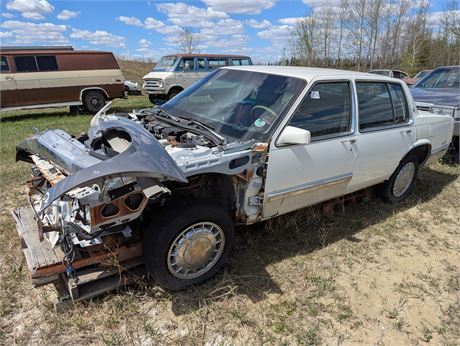 Lot 124 - 1991  Cadillac Sedan DeVille