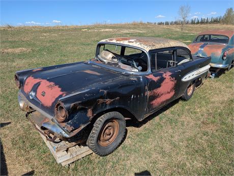 Lot 99 - 1957  Pontiac 2 door Style 2211 body 4191.