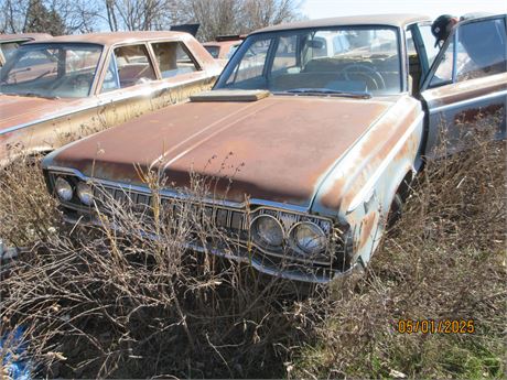 Lot 194 - 1965 Dodge Polara 440 series 4-door