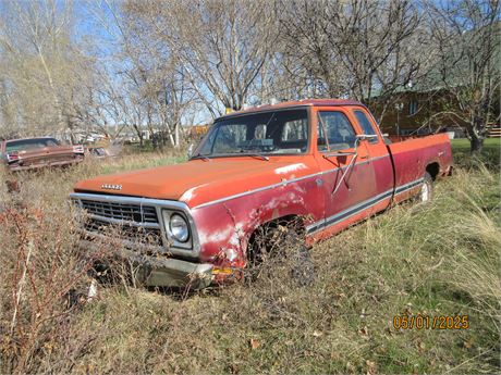 Lot 180 - 1979 Dodge 150 Club cab Longbox