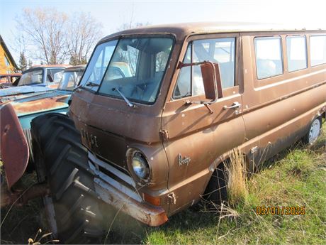 Lot 174 - 1964 Dodge Sportsman Van Brown