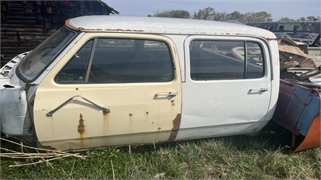 Lot 313 - 1983 Dodge Crewcab cab