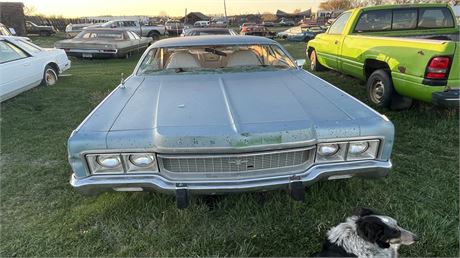 Lot 302 - 1973 Chrysler Newport Custom