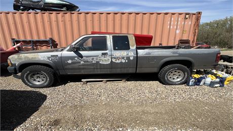 Lot 317 - 1992 Dodge Dakota Sport 4x4 Extended Cab shortbox