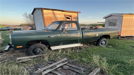 Lot 306 - 1985 Dodge 4x4 truck