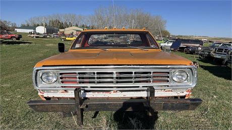 Lot 287 - 1976 Dodge D300 Cab and Chassis 4X4 truck