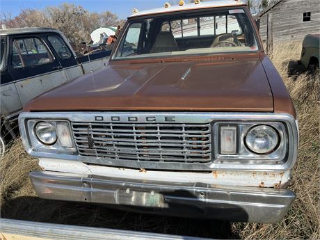 Lot 252 - 1977 Dodge Adventurer 150 Powerwagon  4WD