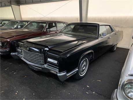 Lot 387 - 1971 Lincoln Continental