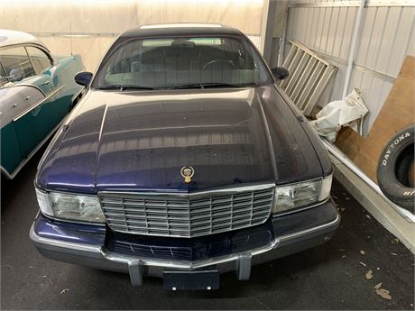 Lot 385 - Cadillac Brougham