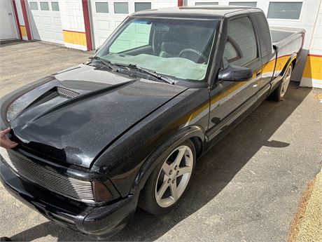 Lot 411 - 1997 Chevrolet S10 Lowered